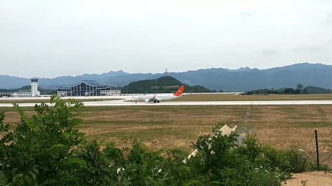 陇南成县飞机起飞