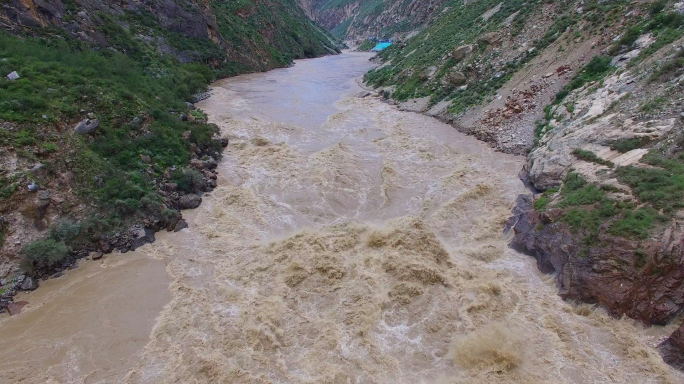 西藏山南桑日加查雅鲁藏布江