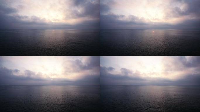 平静海面日出日落
