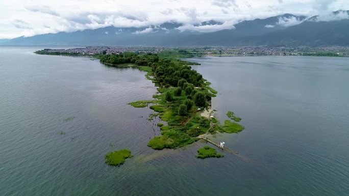 航拍大理洱海海舌公园