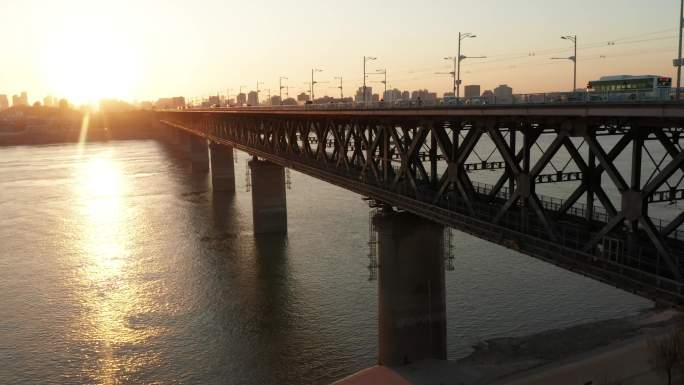4K武汉日出清晨长江大桥航拍