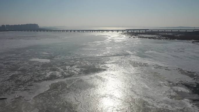 冰封大海胶州湾跨海大桥铁路高铁