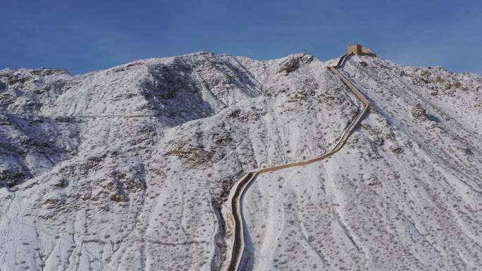 嘉峪关悬壁长城雪景