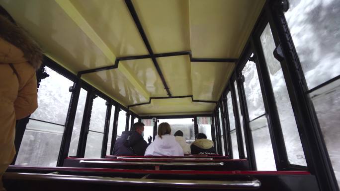 武隆仙女山海拔最高的观光型小火车