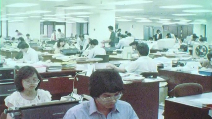 90年代老式早期办公设备电脑环境职员