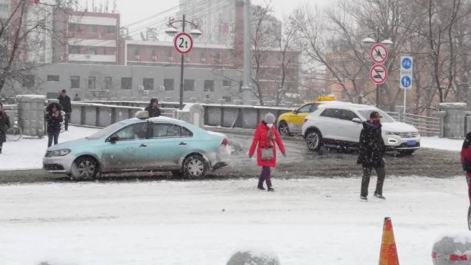 暴风雪中的城市