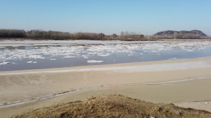 冬季封河流凌的黄河河道