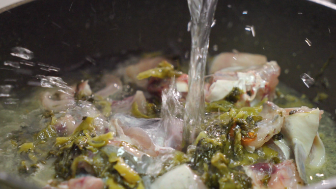 4K酸菜鱼-鱼肉鱼汤沸腾升格慢镜美食