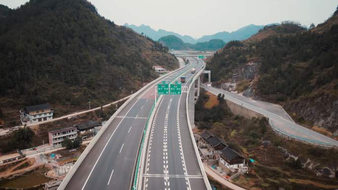 4K航拍贵州高速公路高架桥