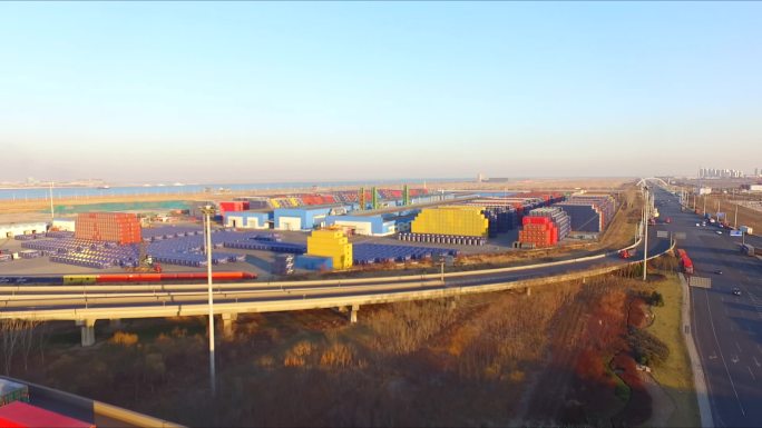 天津港排列整齐的集装箱集装箱港口码头