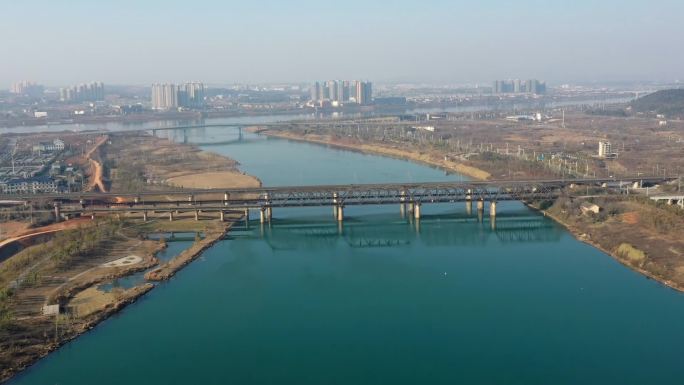 延时航拍京广铁路列车通过耒水铁路桥合集