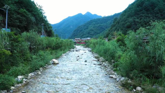 陕西终南山寨 农村小溪流航拍