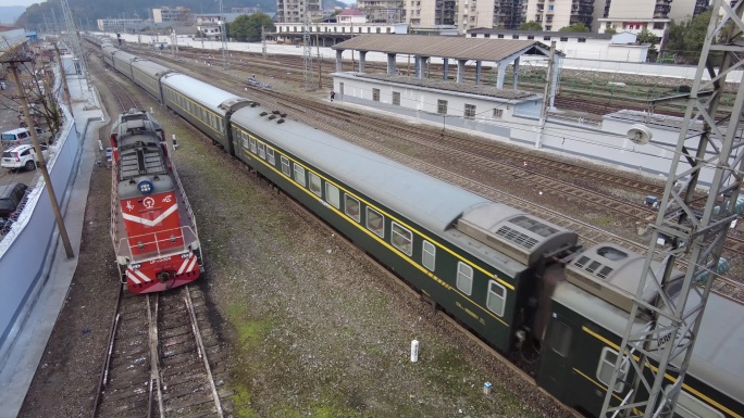 京广线普通货运客运列车实拍视频