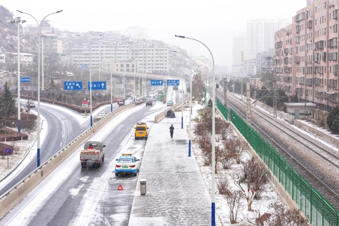 8K兰州雪天西关立交桥铁路线延时