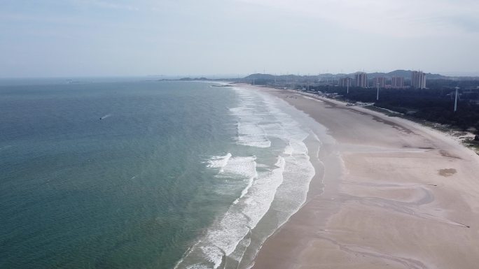 航拍大海海洋沙滩海浪潮汐冲浪