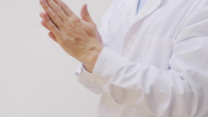【4K】新冠病毒喷洒消毒液医生洗手擦动作