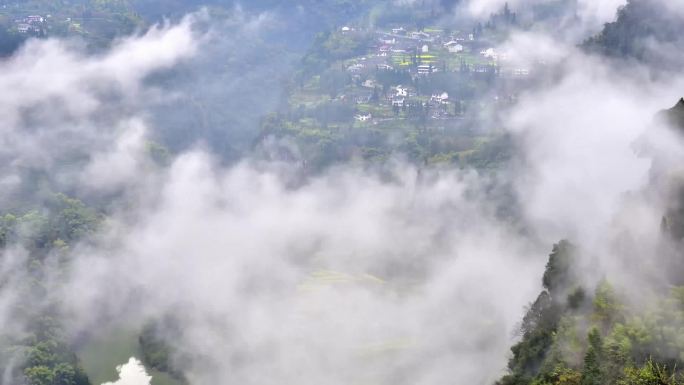 山乡峡谷缥缈缭绕云雾延时视频