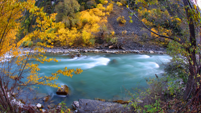 四川甘孜州丹巴县水子乡大峡谷的秋天