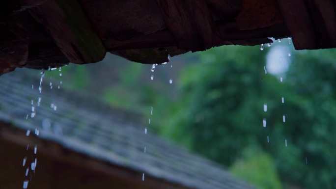 老屋下雨屋檐水滴慢镜头意境素材安静舒适