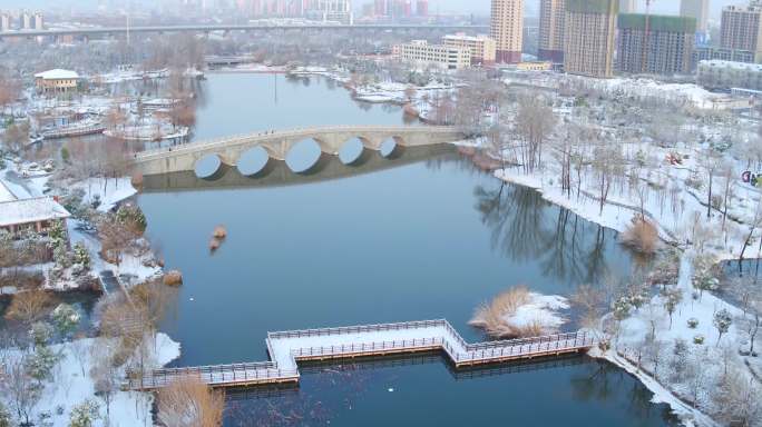 航拍枣庄龙潭湖雪景视频4K