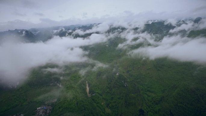 广西马山十万大山穿云村庄