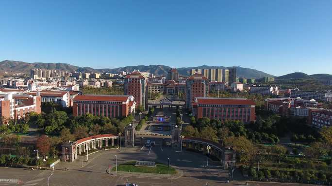 航拍云南民族大学建筑空镜风景