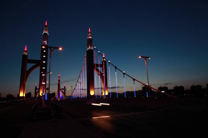 北京城市夜空下闪烁大桥路灯亮起延时