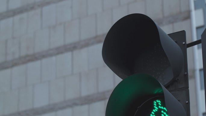 【原创可商用】4k高清实拍素材街头红绿灯