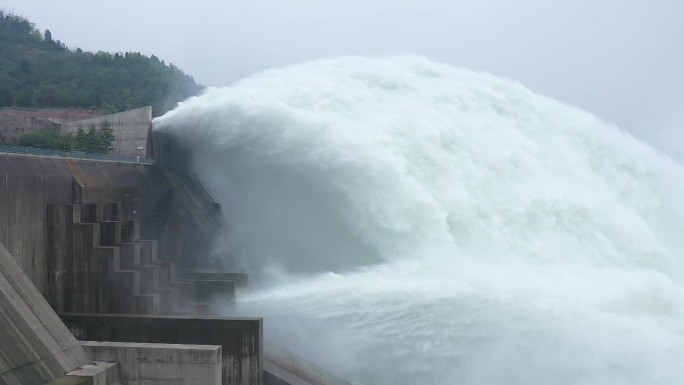 4K黄河小浪底水库航拍俯瞰水利工程升格