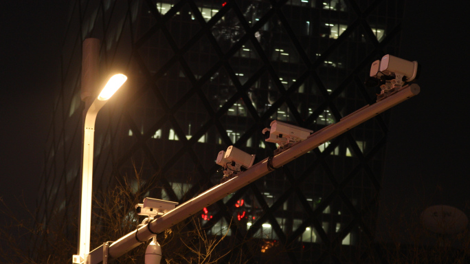 繁华城市道路监控摄像头夜晚城市特写4k