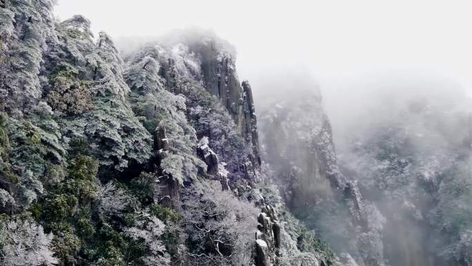 实拍原生态高山雪景