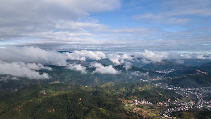 大山深处清晨云海