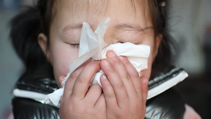 感冒发烧流鼻涕打喷嚏流感喷嚏小孩感冒鼻炎