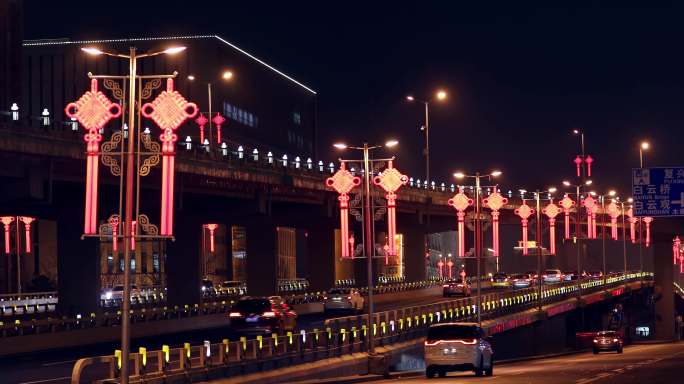 北京春节中国结都市春节夜景繁华车流，街景