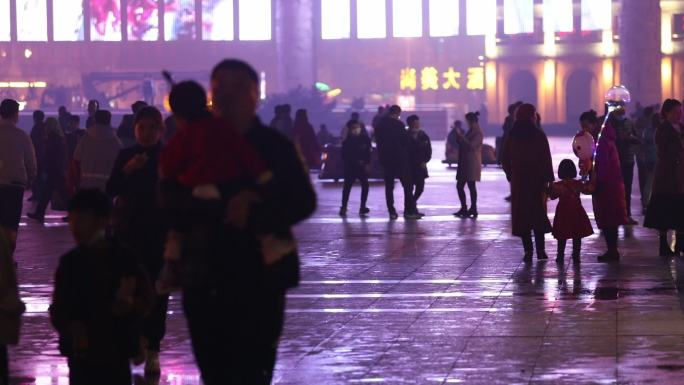 春节元宵节夜晚城市广场