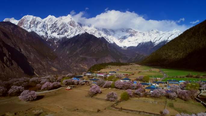 航拍西藏大峡谷南迦巴瓦峰(2）