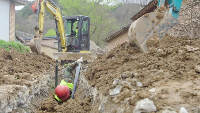 农村安全饮水工程建设现场脱贫S