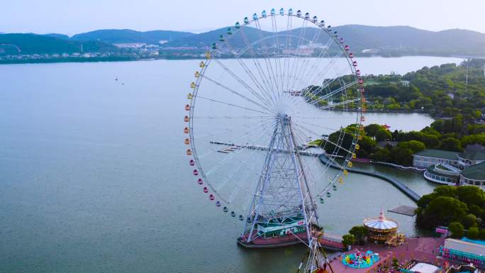 4k水上摩天轮游乐园航拍湖景