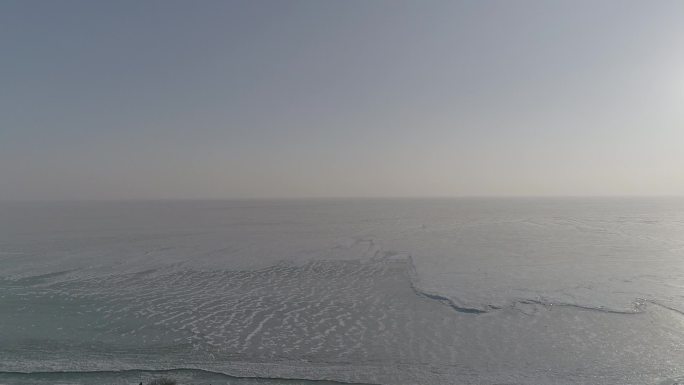 北方冰冻湖面结冰期