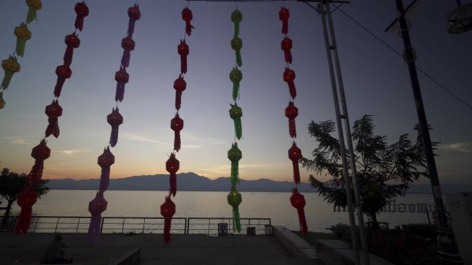 泰国水灯节张灯结彩制作水灯