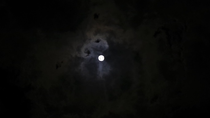 黑夜夜空圆月月亮夜晚视频素材
