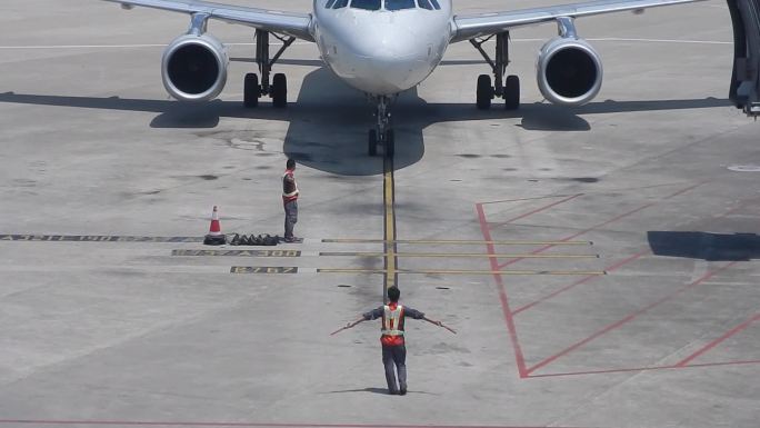 飞机机场滑行