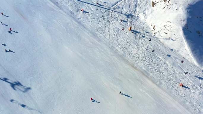 航拍：新疆国际丝绸之路滑雪场