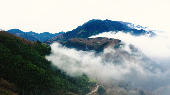 乡村农村山路海拔高高山云雾