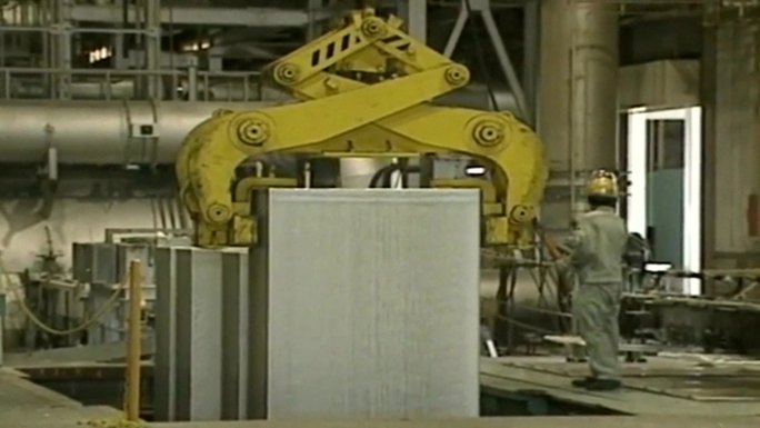 铝制品厂回收再生熔化易拉罐