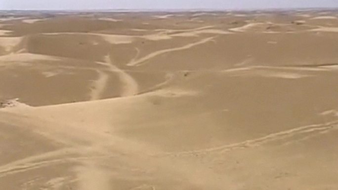 干涸土地河流沙漠戈壁水资源枯竭流失