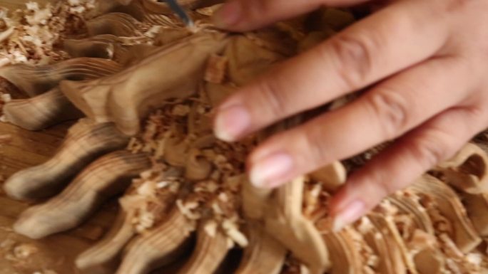 木刻匠人榆木雕刻中式家具