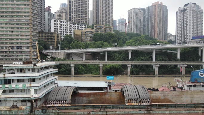 重庆水灾，轻轨，洪峰，城市被淹，水灾