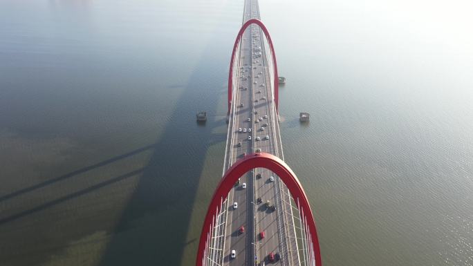 杭州之江大桥俯拍车流有序4K