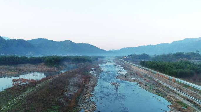 山村小溪溪水溪流清澈低空飞行